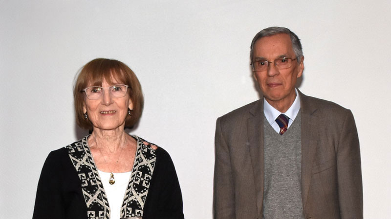 *La Prof. Charlotte de Grünberg y Ing. Julio Fernández durante la entrega del Primer Premio Scopus de Uruguay (2018)*