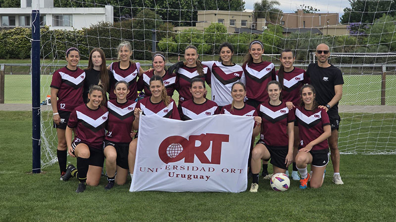 *Equipo de fútbol femenino de la Universidad ORT Uruguay*