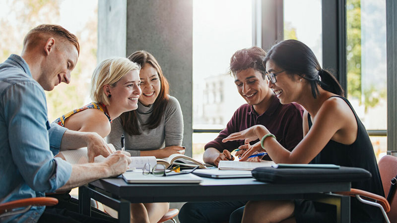 Becas concursables para estudiar una carrera universitaria en Uruguay